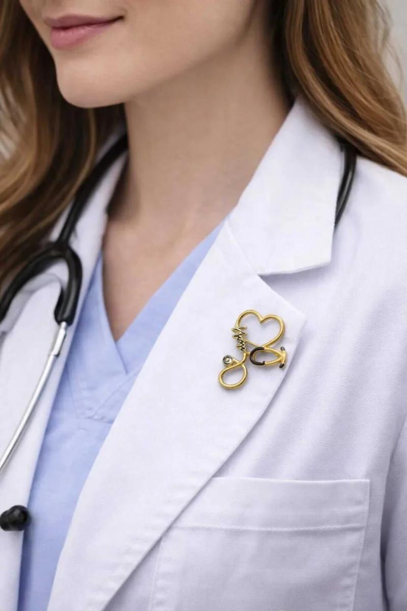 Gold Kalp Stetoskop Broş