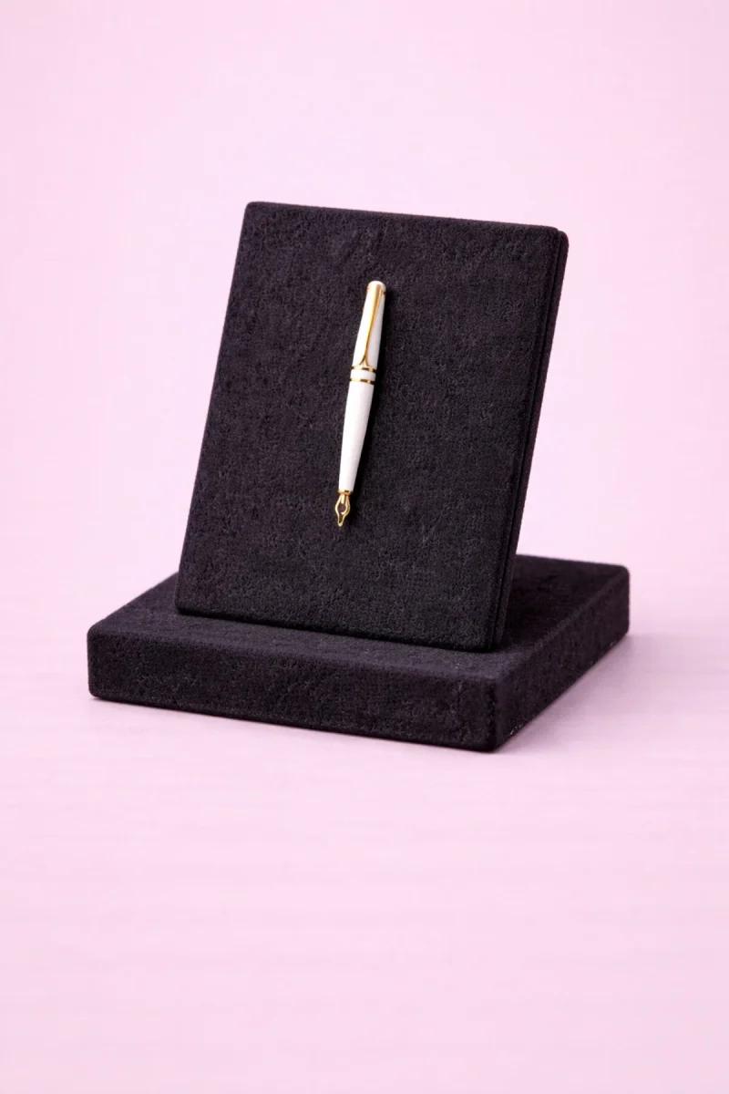 Gold Detaylı Kalem Tasarım Broş