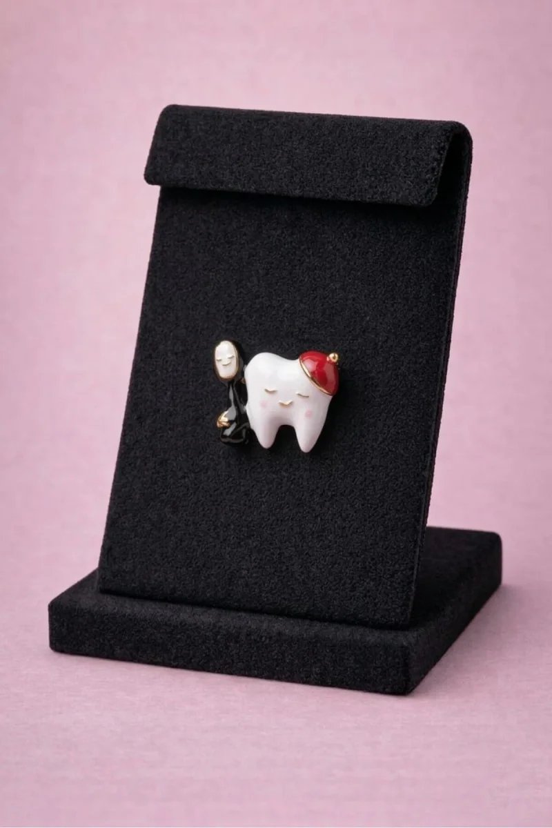 Diş Doktoru Sevimli Diş Figürlü Yaka Broşu