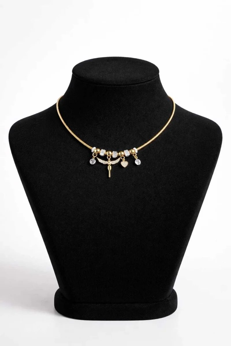 Işıltılı Melek Kanadı ve Kalp Detaylı Gold Charm Kolye
